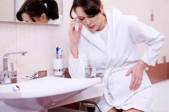 nausea e dolore addominale come sintomo di infezione parassitaria